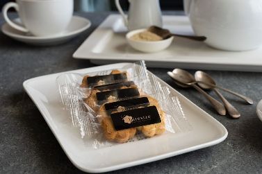 thumbnail_Lifestyle_Restaurant_Service_25-2071-e1614916024571